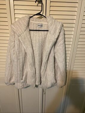 Katydid Plush Hooded Jacket in Cream-White